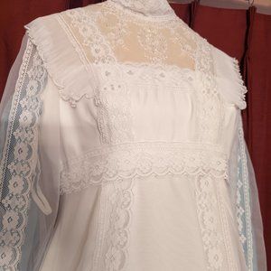 White Wedding Dress with bustle - Size 11/12